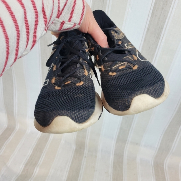 New Balance Kids' Fresh Foam ROAV V2 Lace-Up Running Shoes Size 4 - Picture 3 of 10